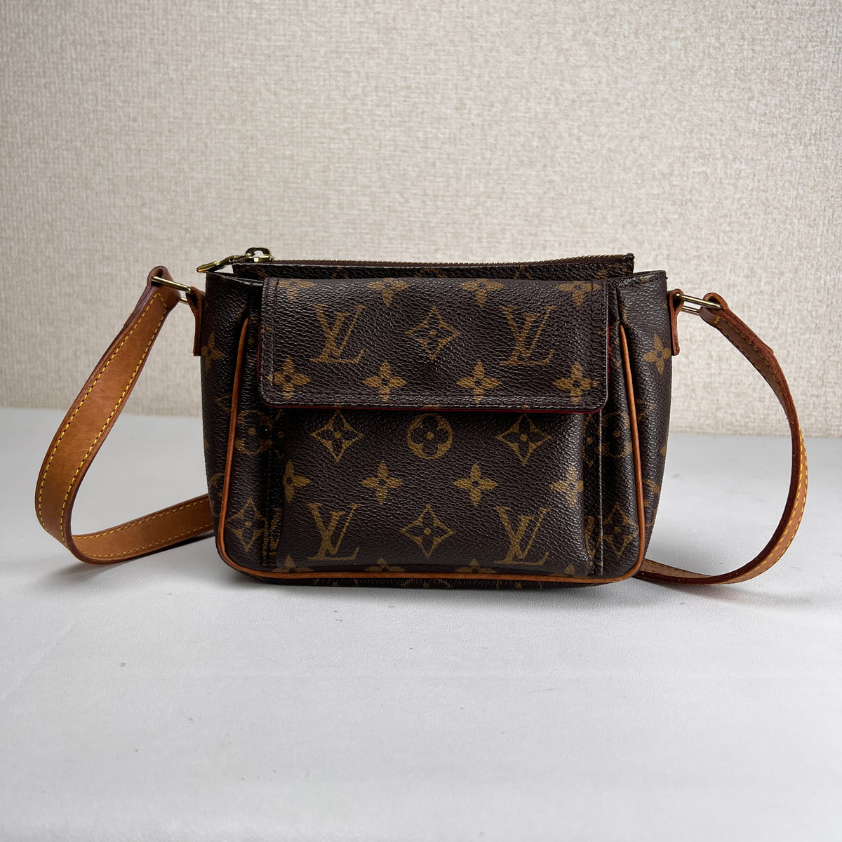 Louis Vuitton Shoulder Bags A-17173