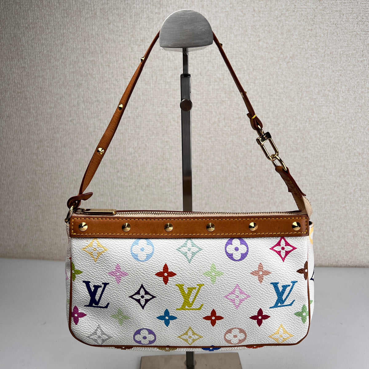 Louis Vuitton Multicolor Pouches A-17225