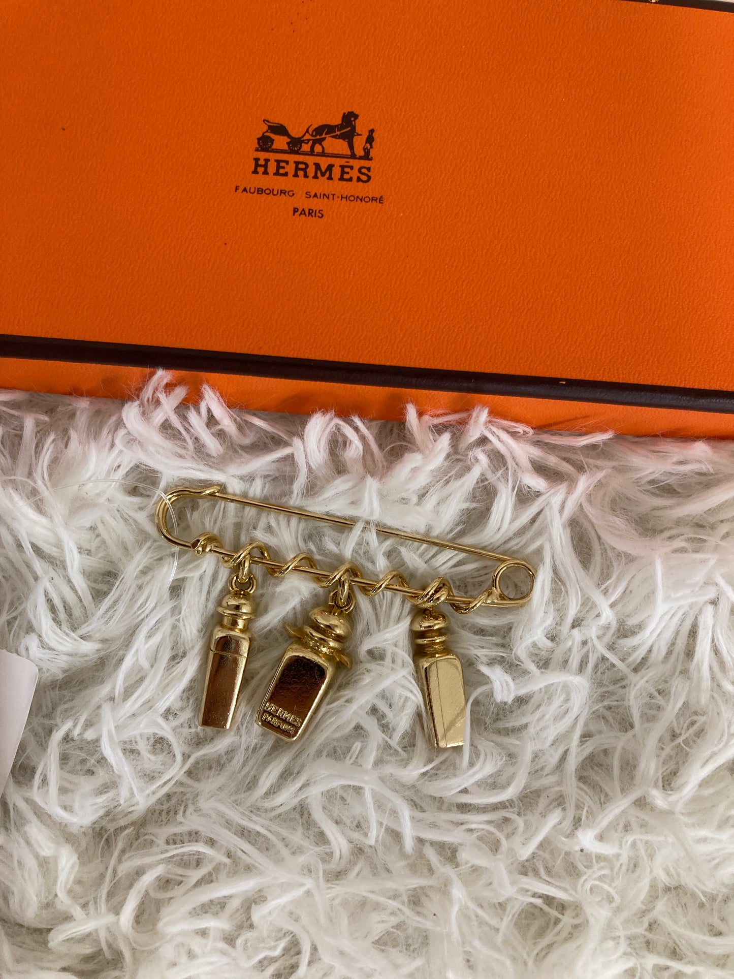 Hermes Gold Brooches A-17296