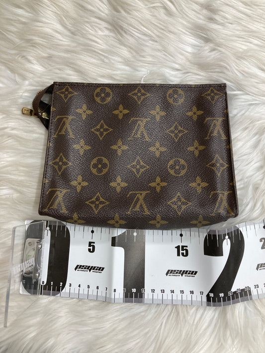 Louis Vuitton Brown A-17329