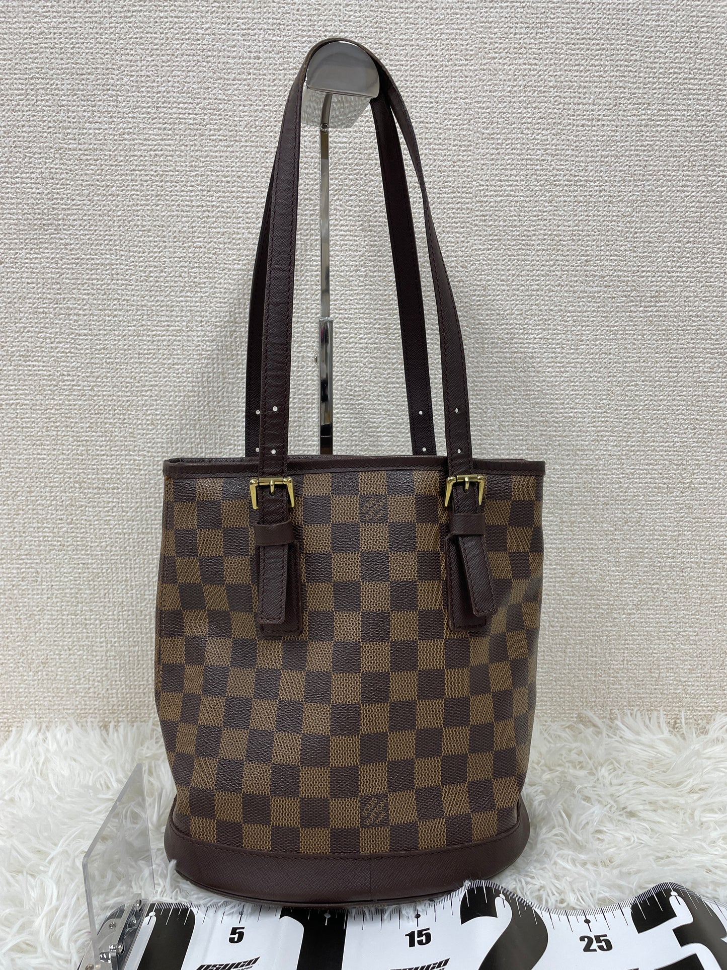 Louis Vuitton Brown Shoulder Bags A-17563