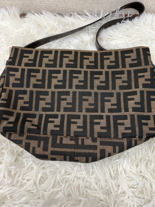 Fendi Beige Shoulder Bags A-17637
