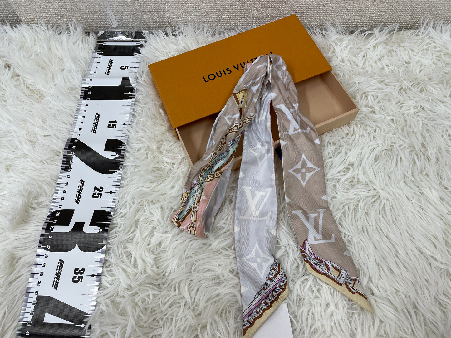 Louis Vuitton Pink Scarves A-17660