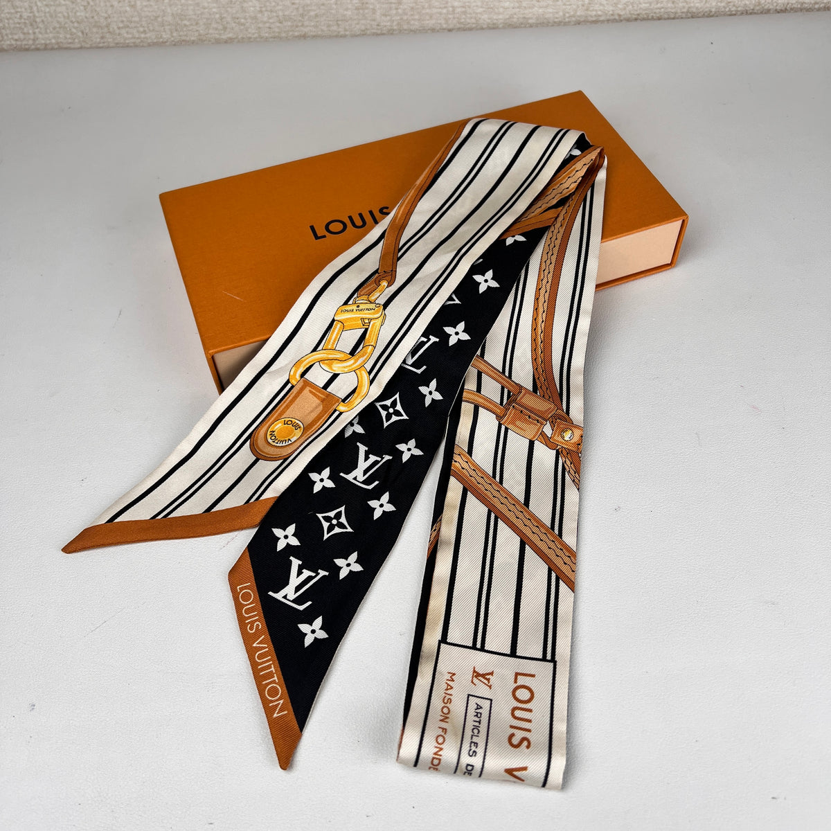 Louis Vuitton Multicolor Scarves A-17661