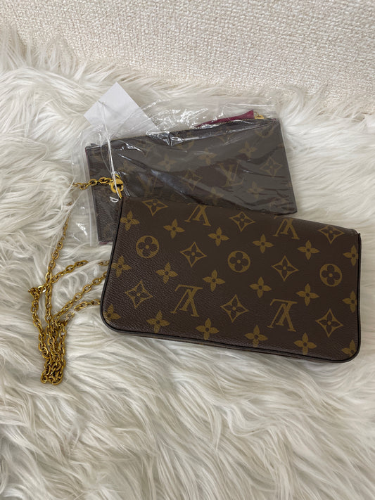 Louis Vuitton Brown Pouches A-17720