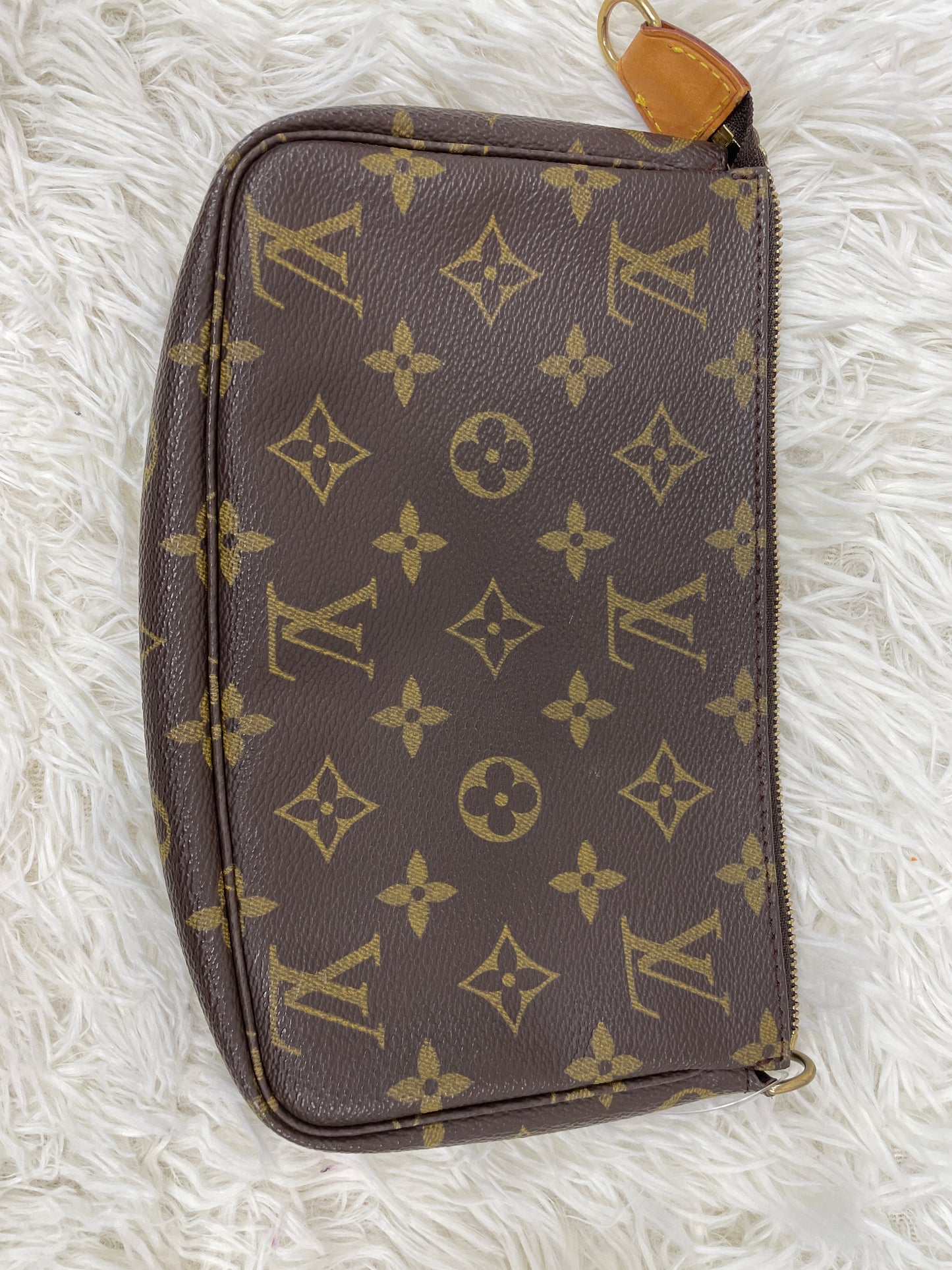 Louis Vuitton Beige Pouches A-17808