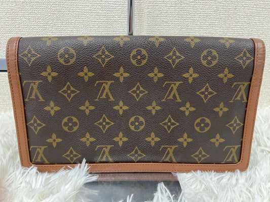Louis Vuitton Brown Shoulder Bags A-17811