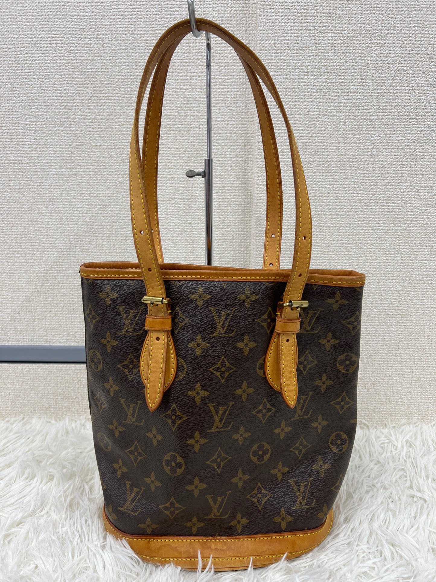 Louis Vuitton Brown Handle Bags A-17812