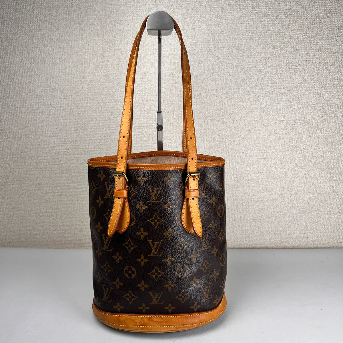 Louis Vuitton Brown Handle Bags A-17812