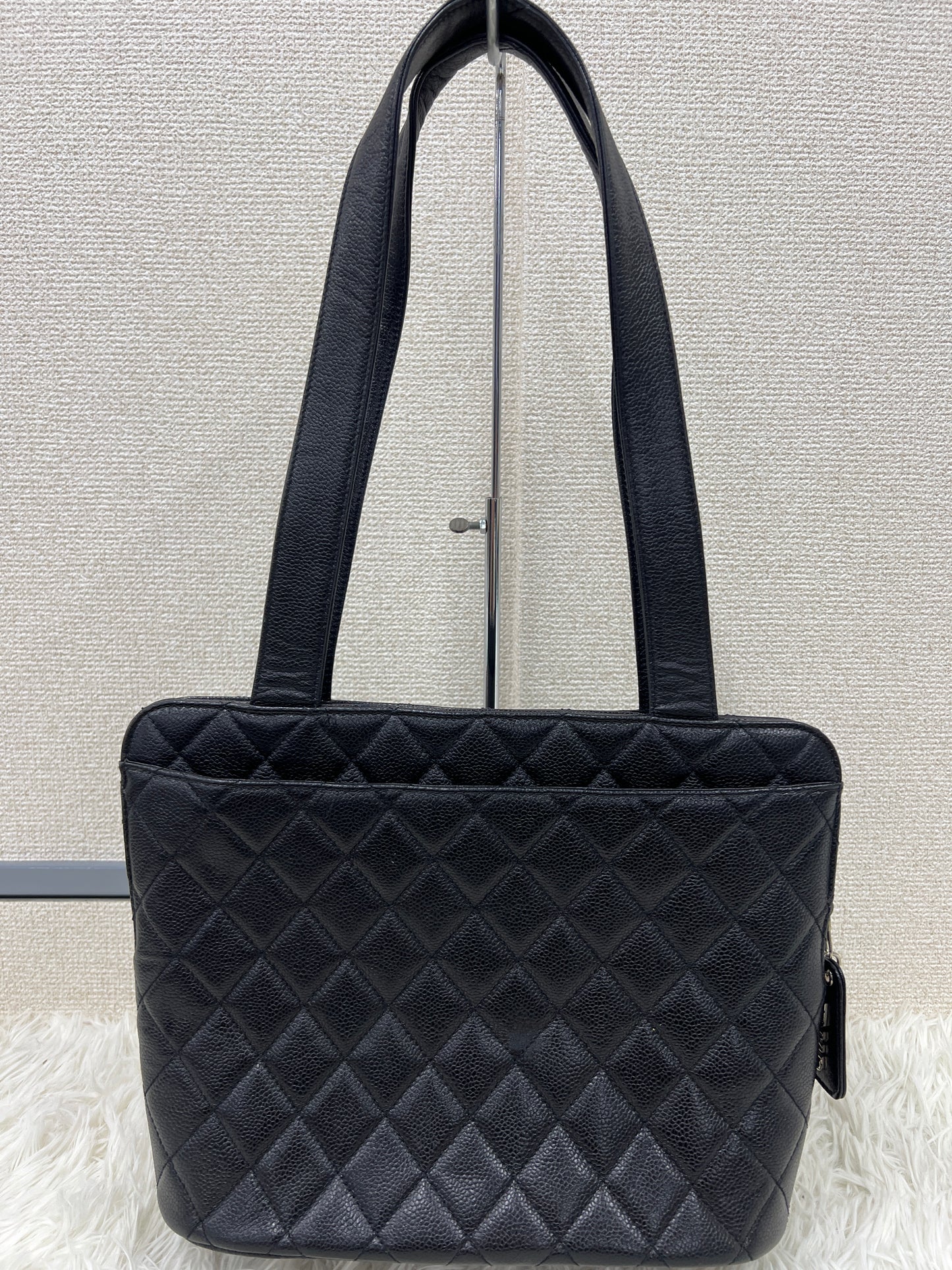Chanel Black Tote Bags A-17816
