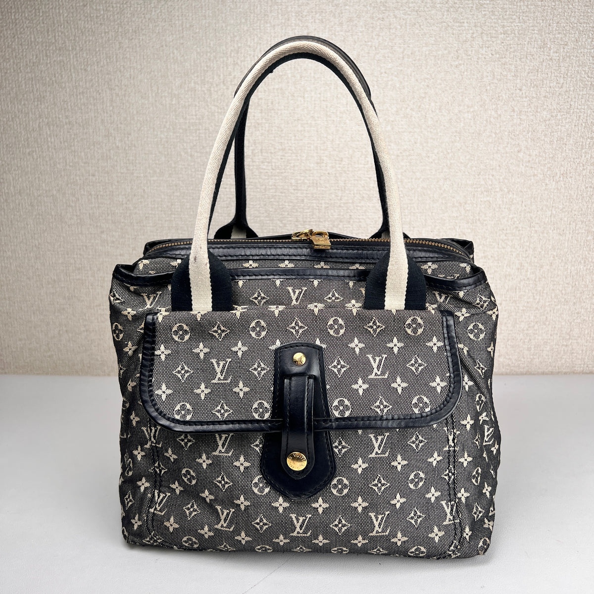 Louis Vuitton Black Handle Bags A-17825