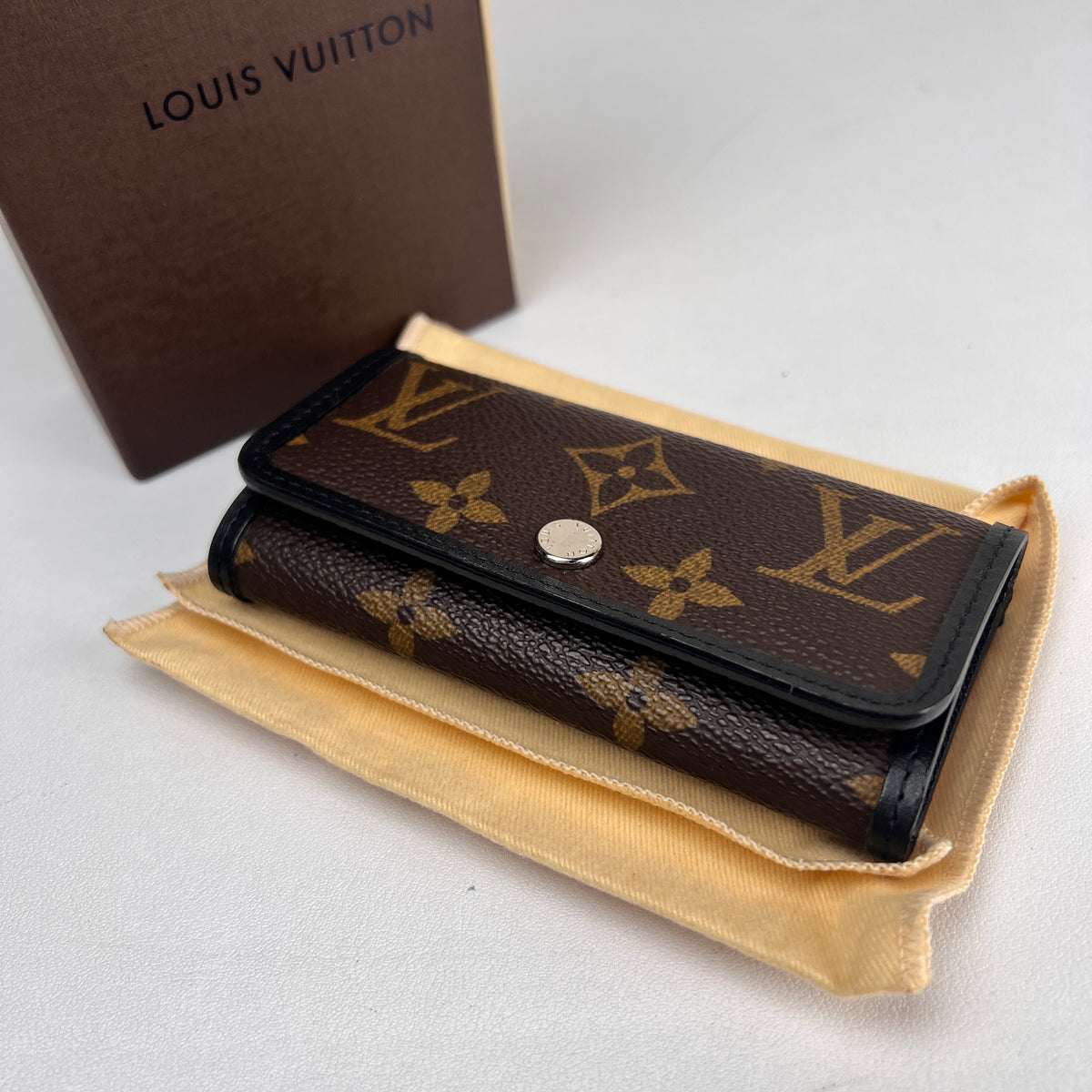 Louis Vuitton Brown Small goods A-17886