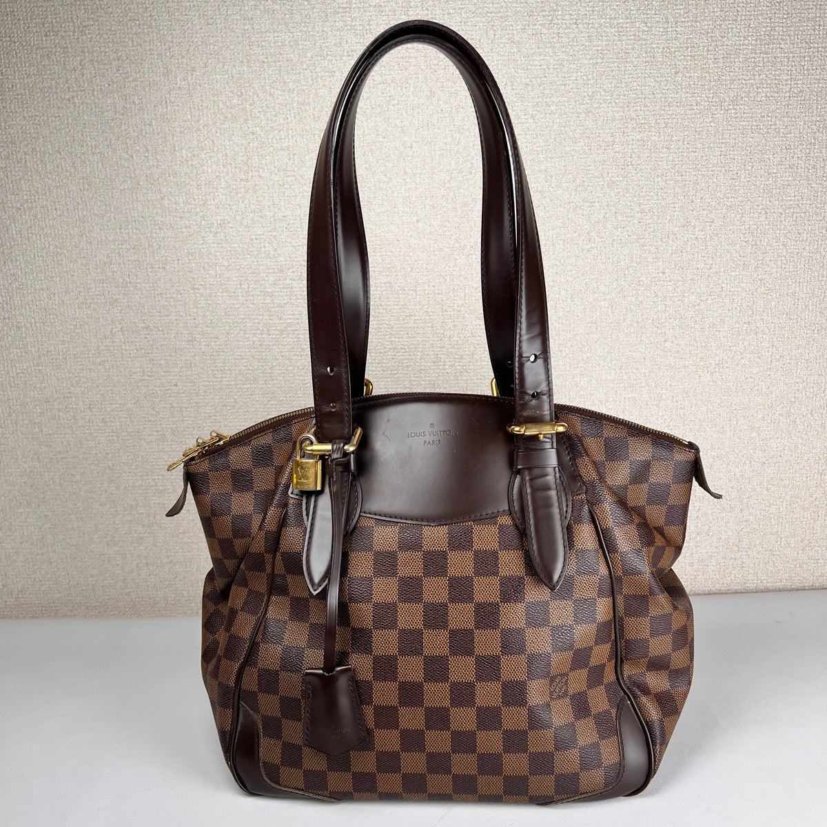 Louis Vuitton Brown Shoulder Bags A-17970