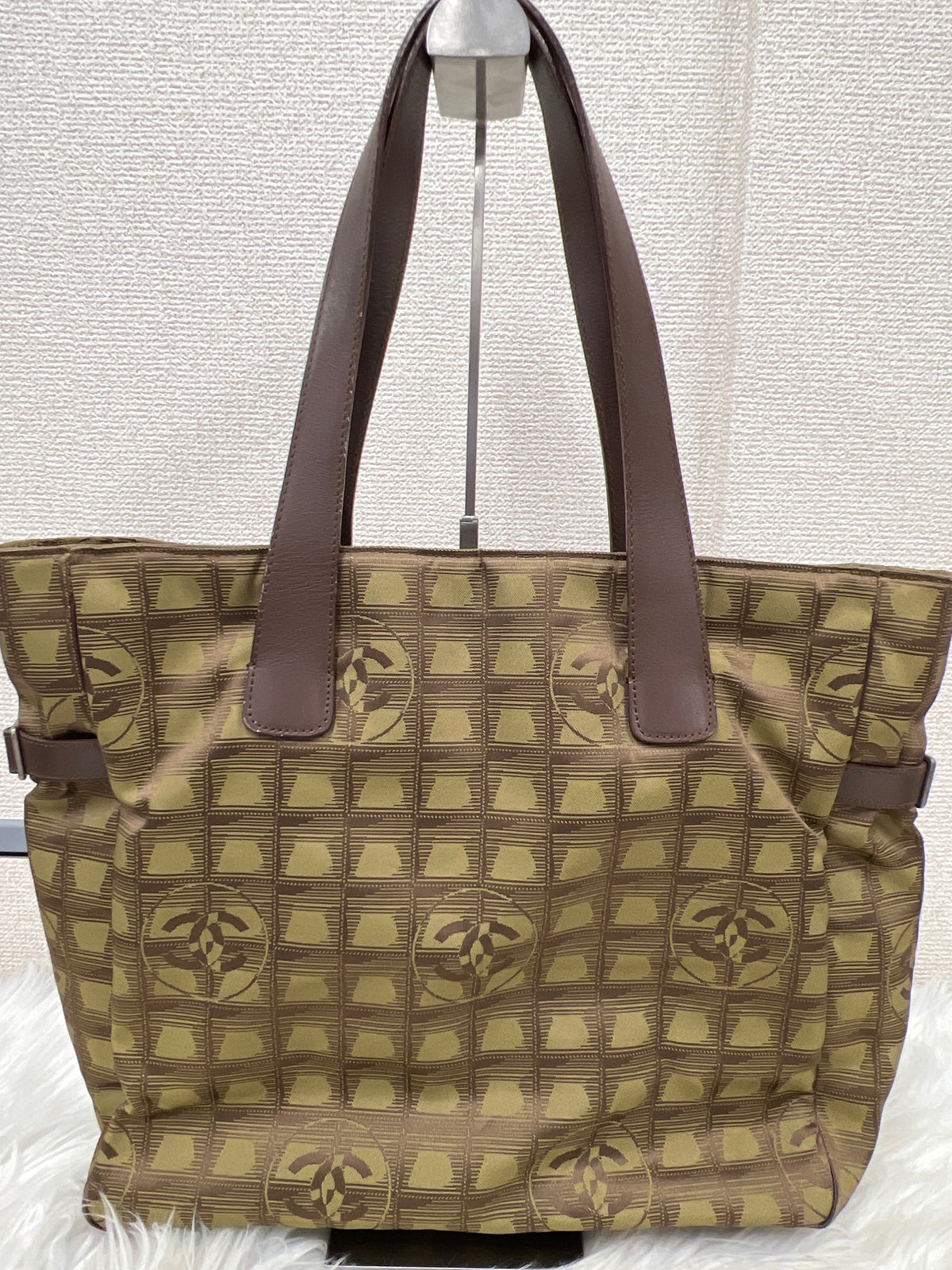 Chanel Green Tote Bags A-17996