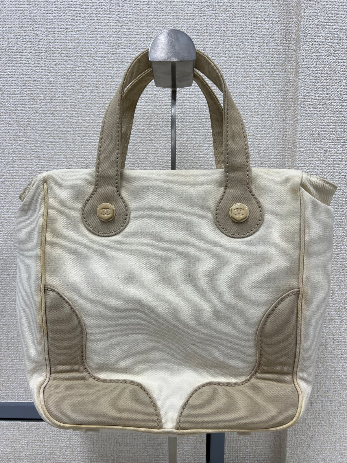 Chanel Beige Handle Bags A-18036