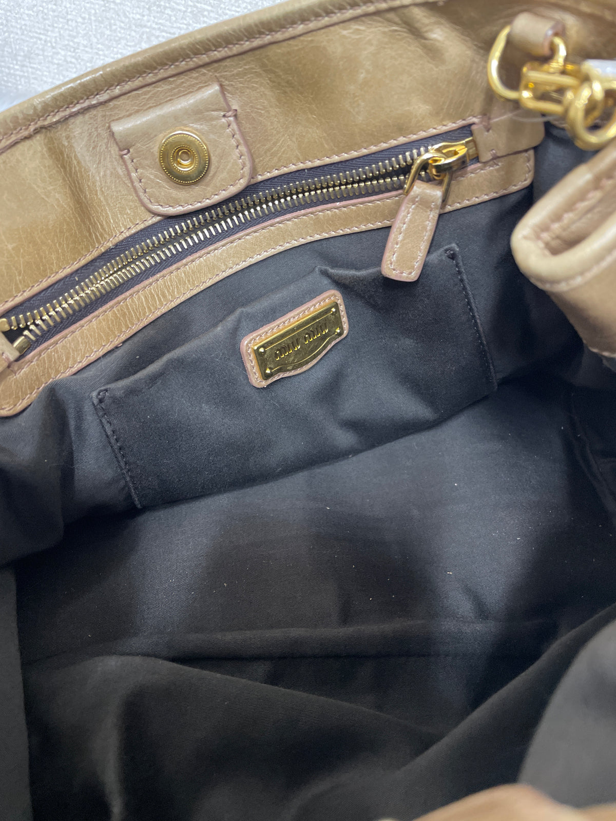 Miu Miu Beige Handle Bags A-18110