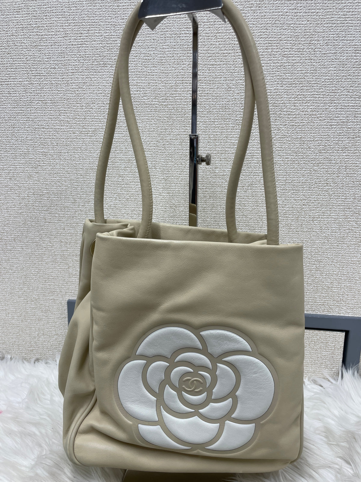 Chanel White Tote Bags A-18281