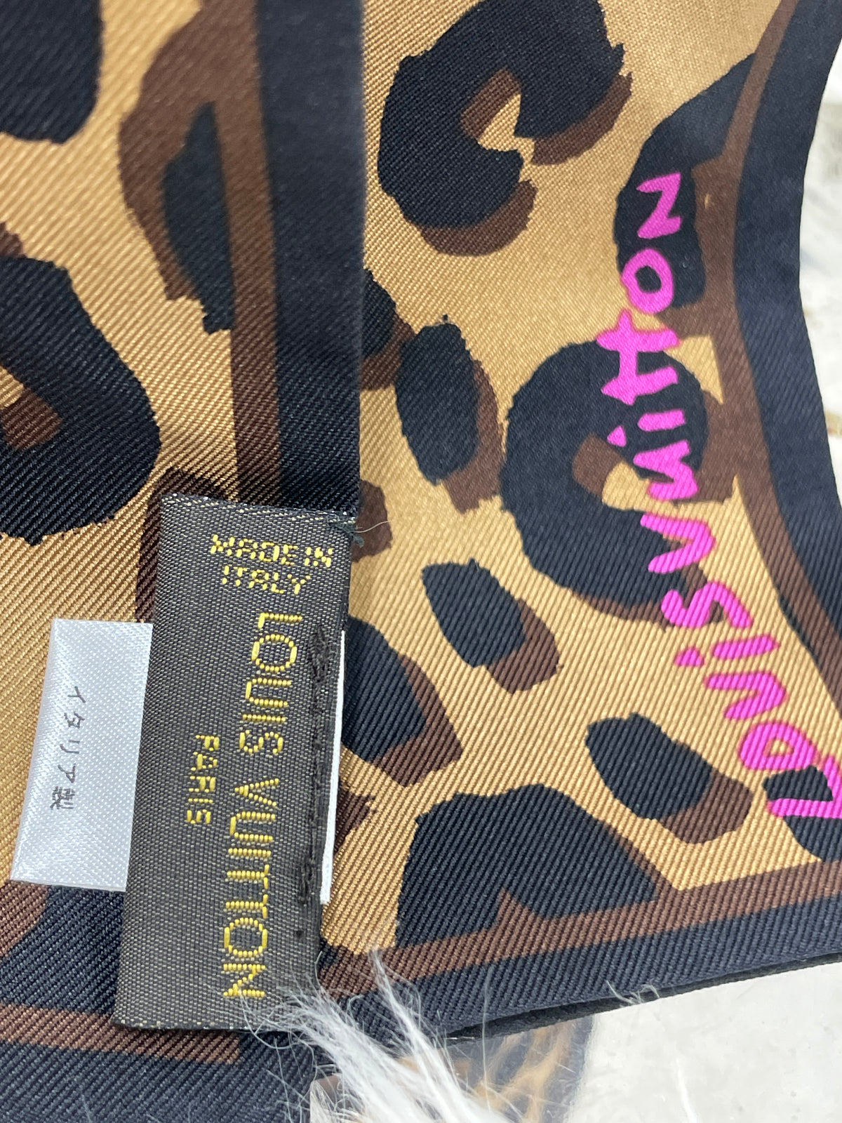 Louis Vuitton Brown Scarves A-18309