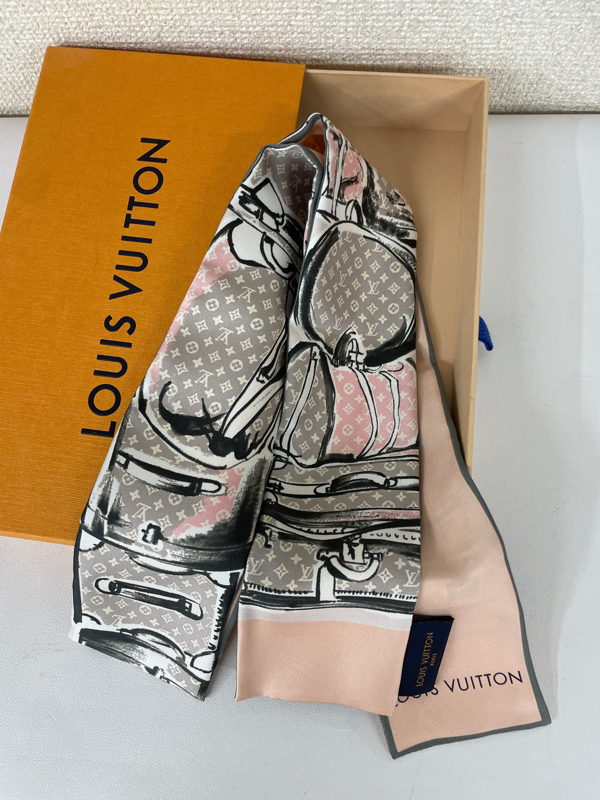 Louis Vuitton Multicolor Scarves A-18311