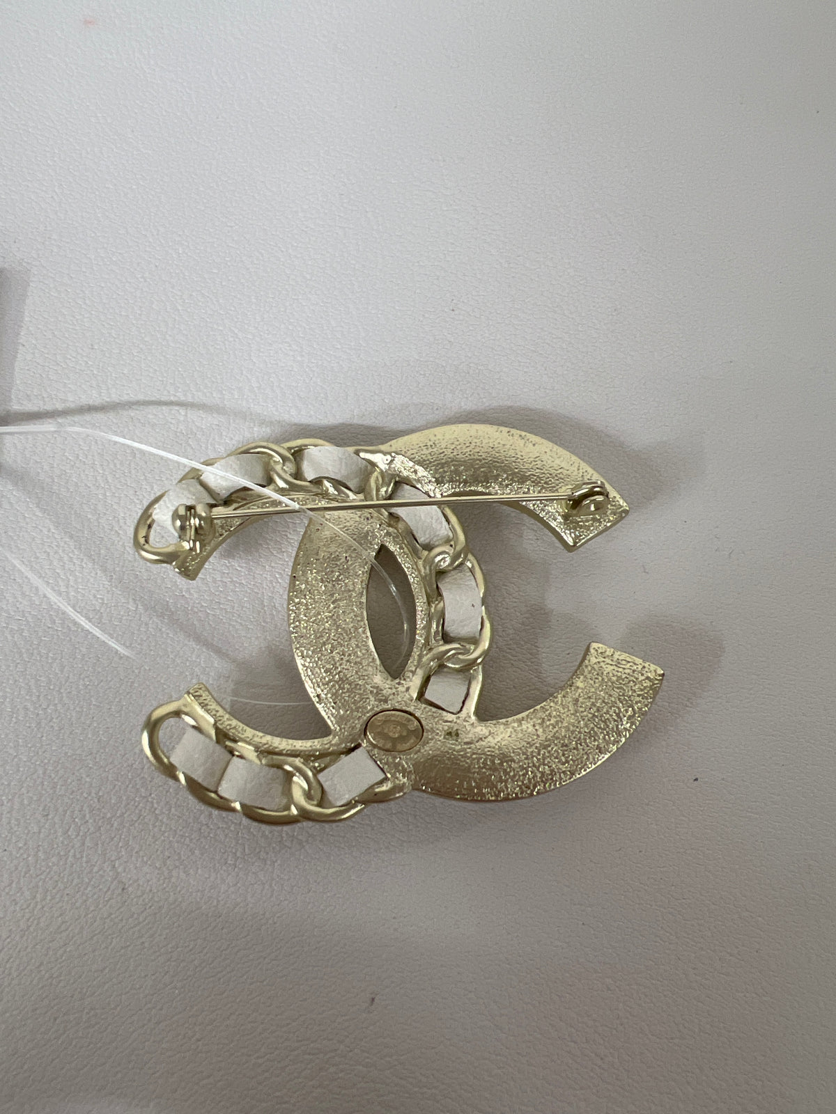 Chanel White Brooches A-18359
