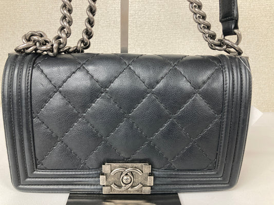 Chanel Black Shoulder Bags A-18368