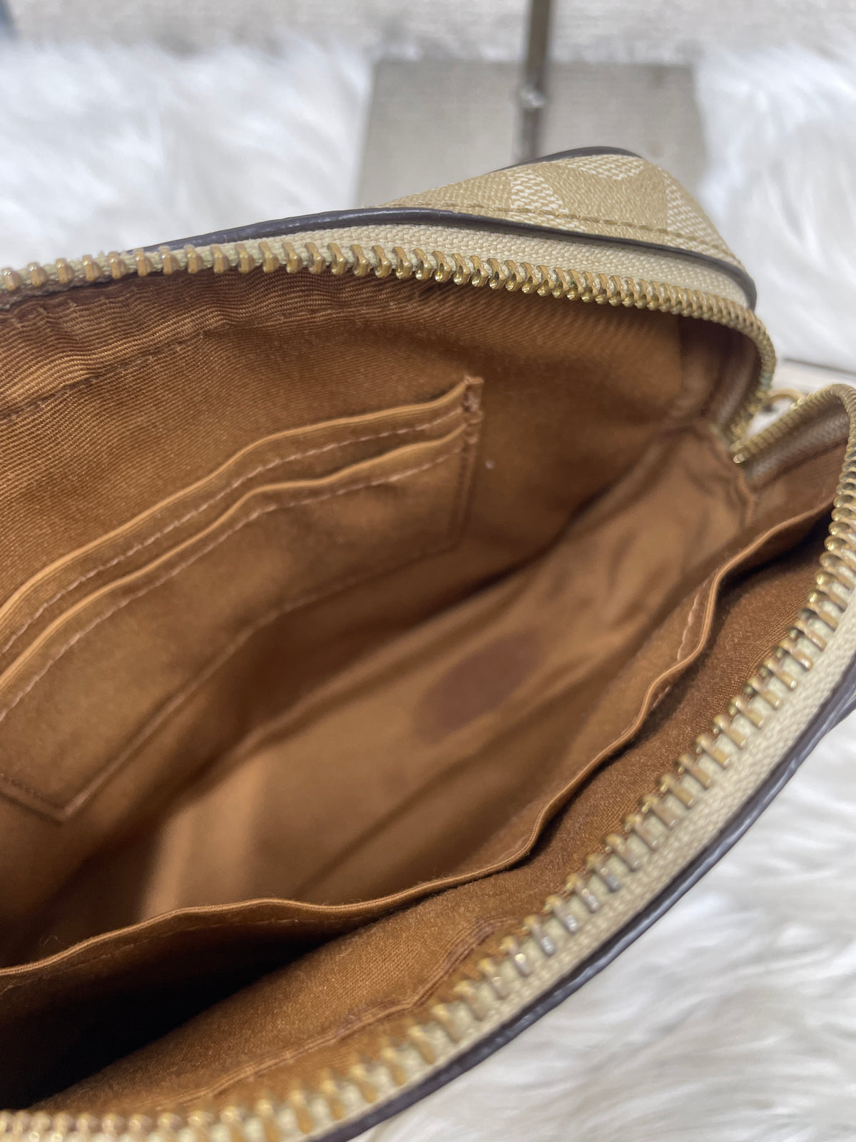 Coach Beige Shoulder Bags A-18381