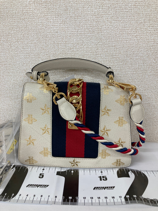 Gucci White Shoulder Bags A-18460
