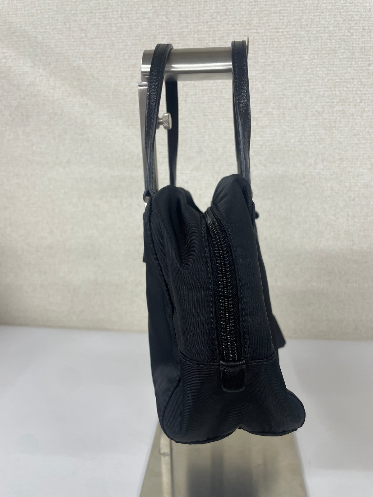Prada Black Handle Bags A-18469