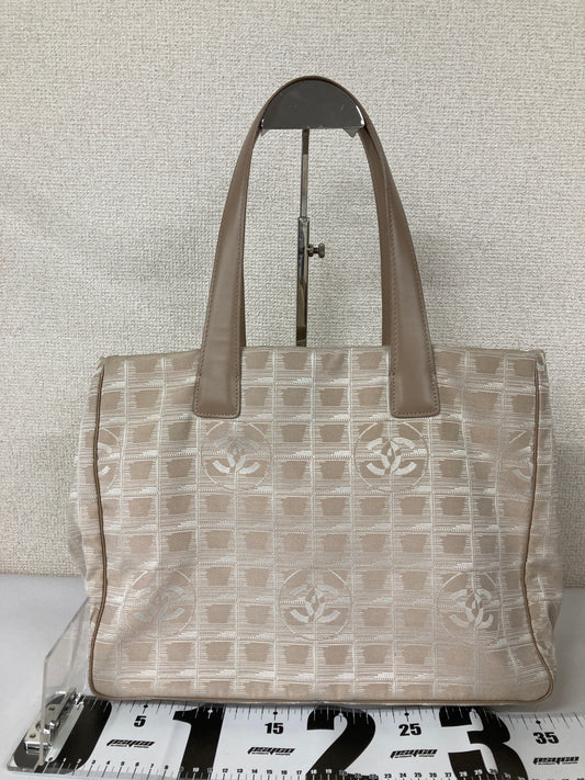 Chanel Pink Tote Bags A-18500