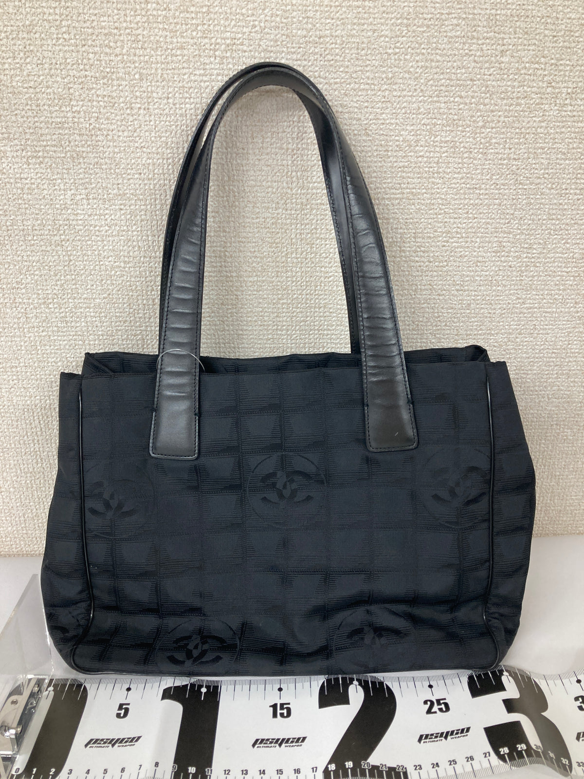 Chanel Black Tote Bags A-18503
