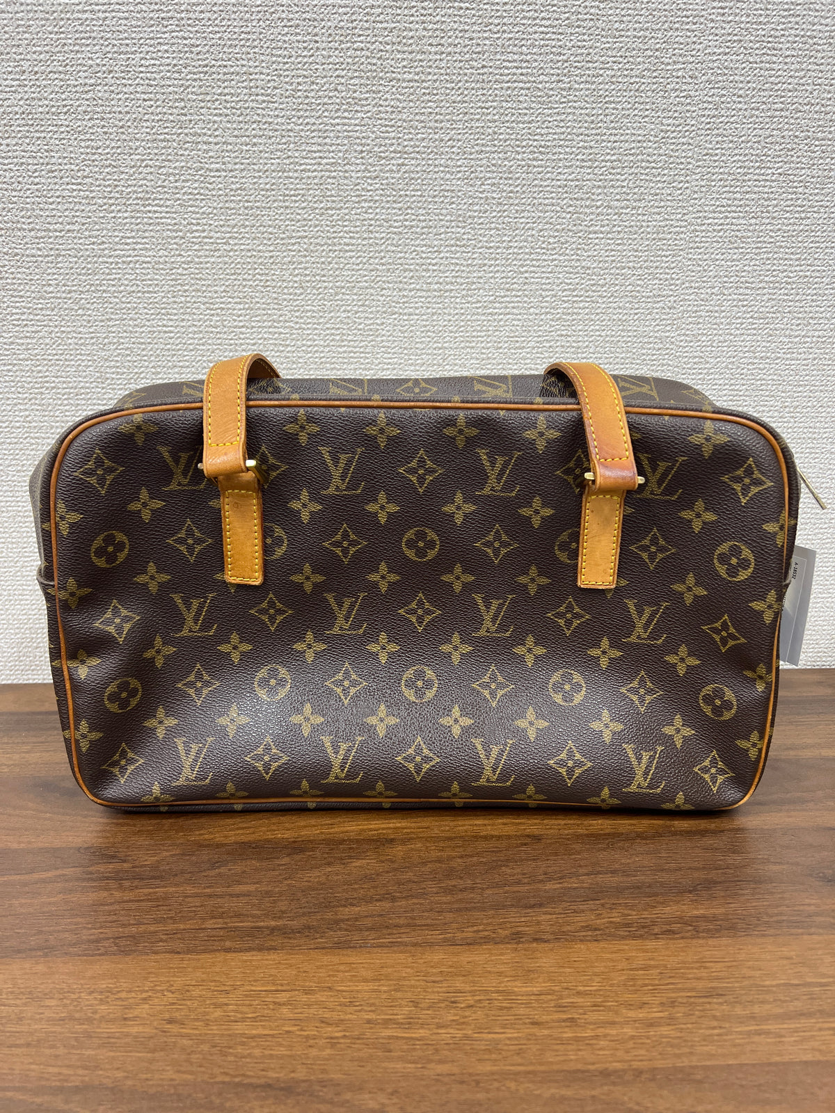 Louis Vuitton Brown Shoulder Bags A-18532