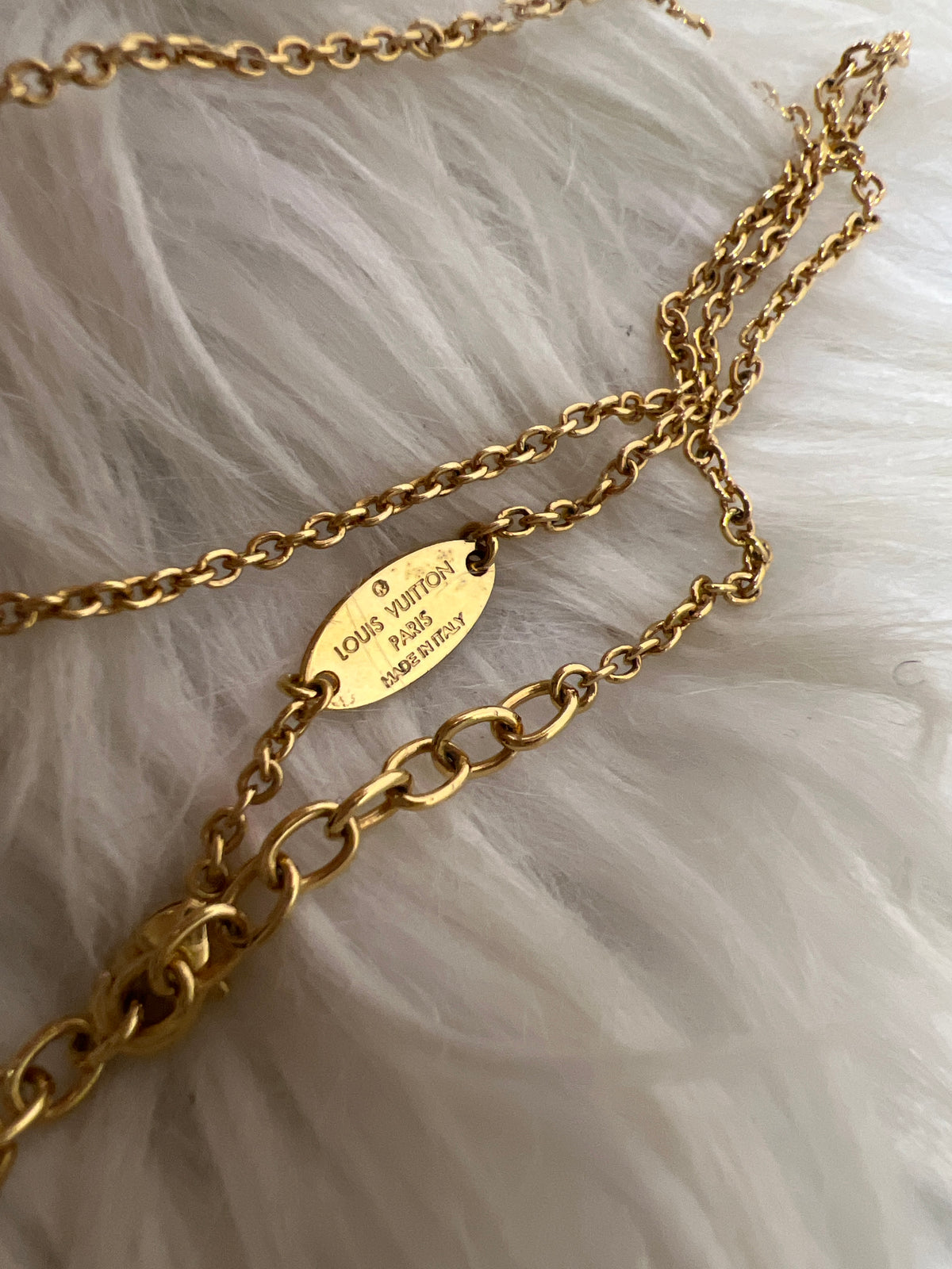 Louis Vuitton Gold Necklaces A-18594