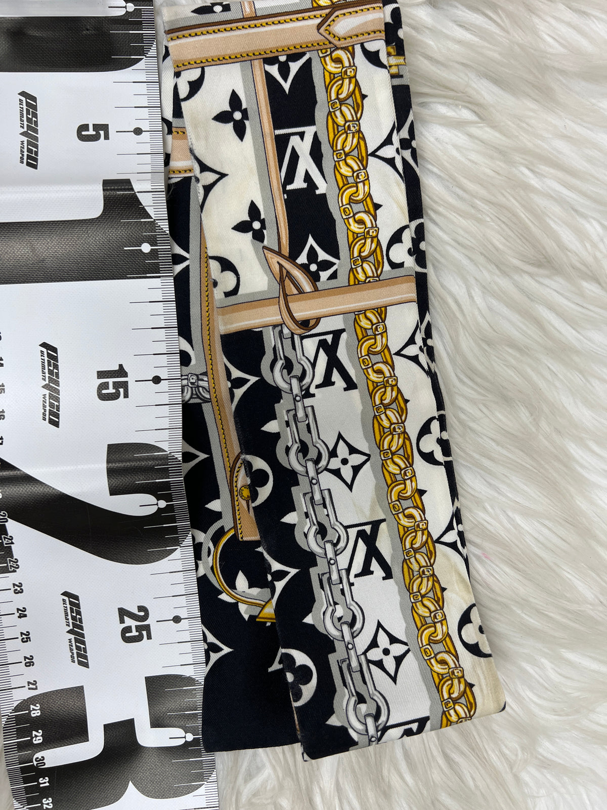 Louis Vuitton Multicolor Scarves A-18624