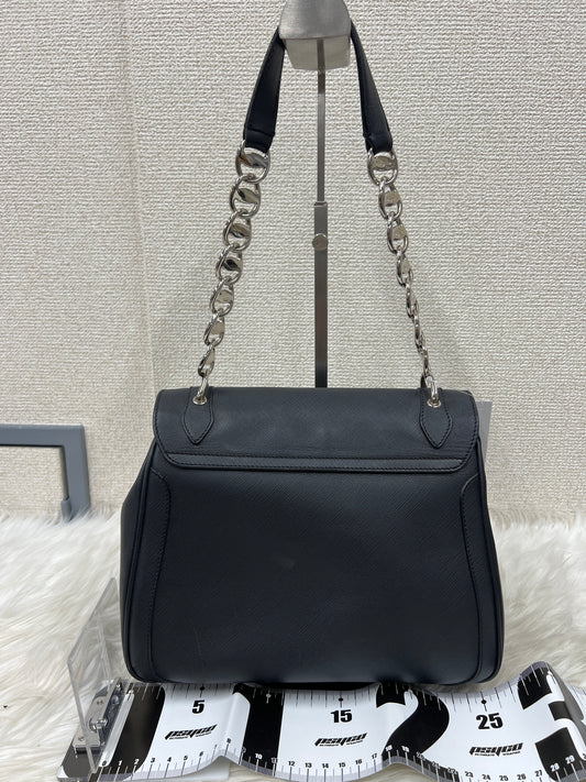 Ferragamo Black Shoulder Bags A-18652