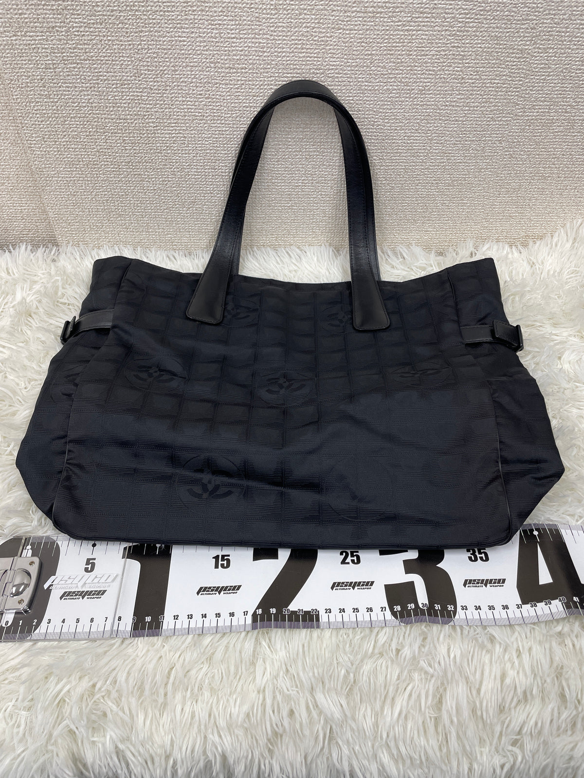 Chanel Black Tote Bags A-18667