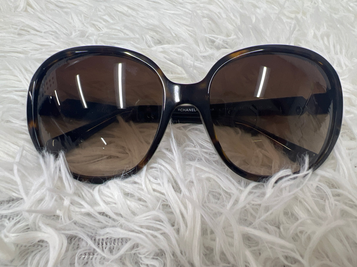Chanel Black Sunglasses A-18693