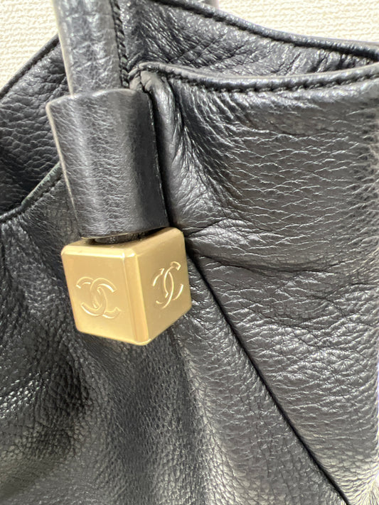 Chanel Black Tote Bags A-18770