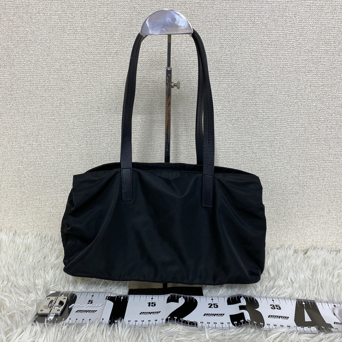 Prada Black Handle Bags A-18775