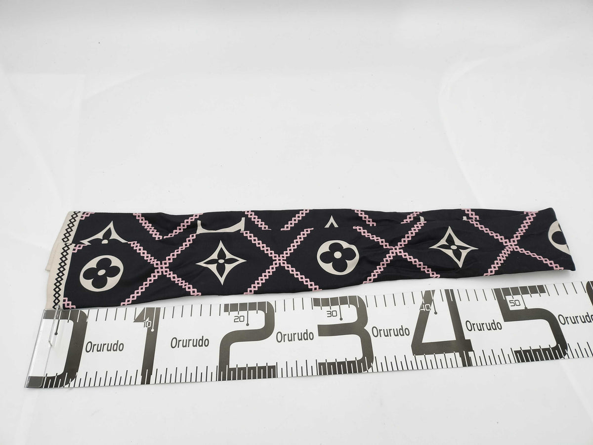 Louis Vuitton Black Scarves A-18849