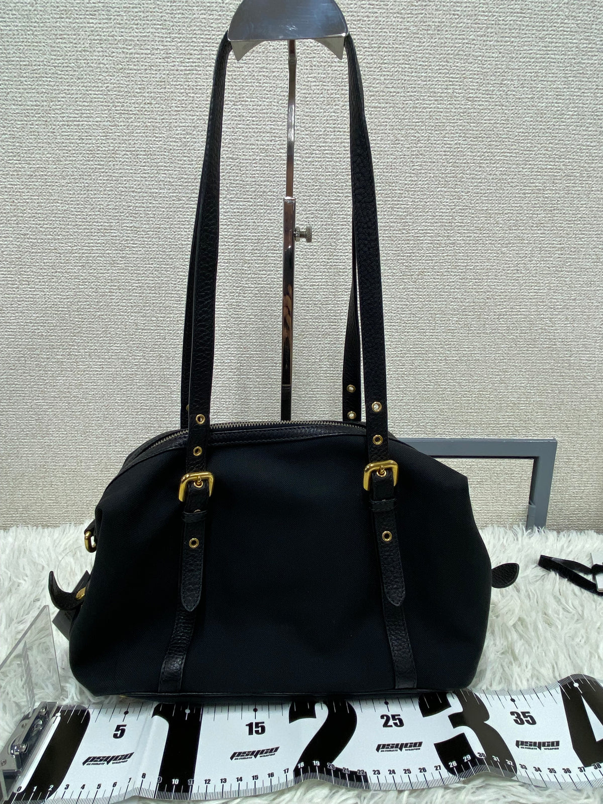 Prada Black Shoulder Bags A-18880