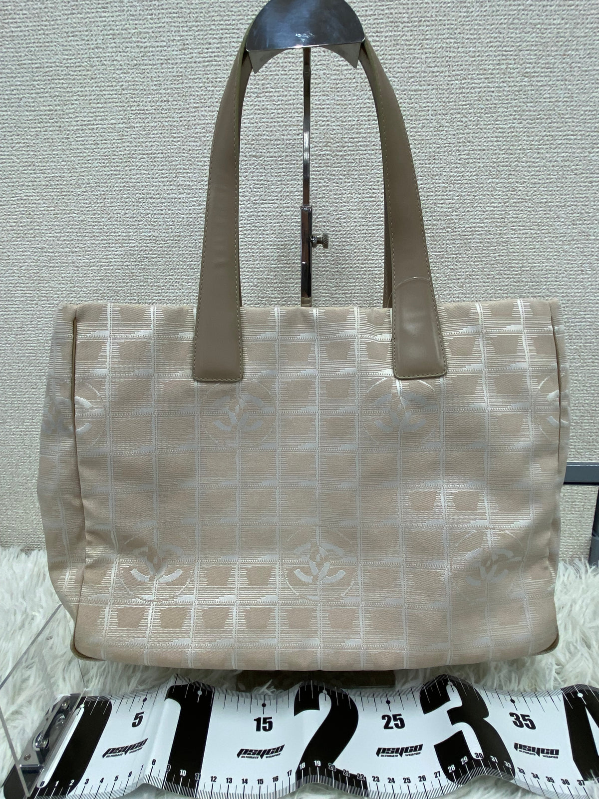 Chanel Beige Tote Bags A-18888