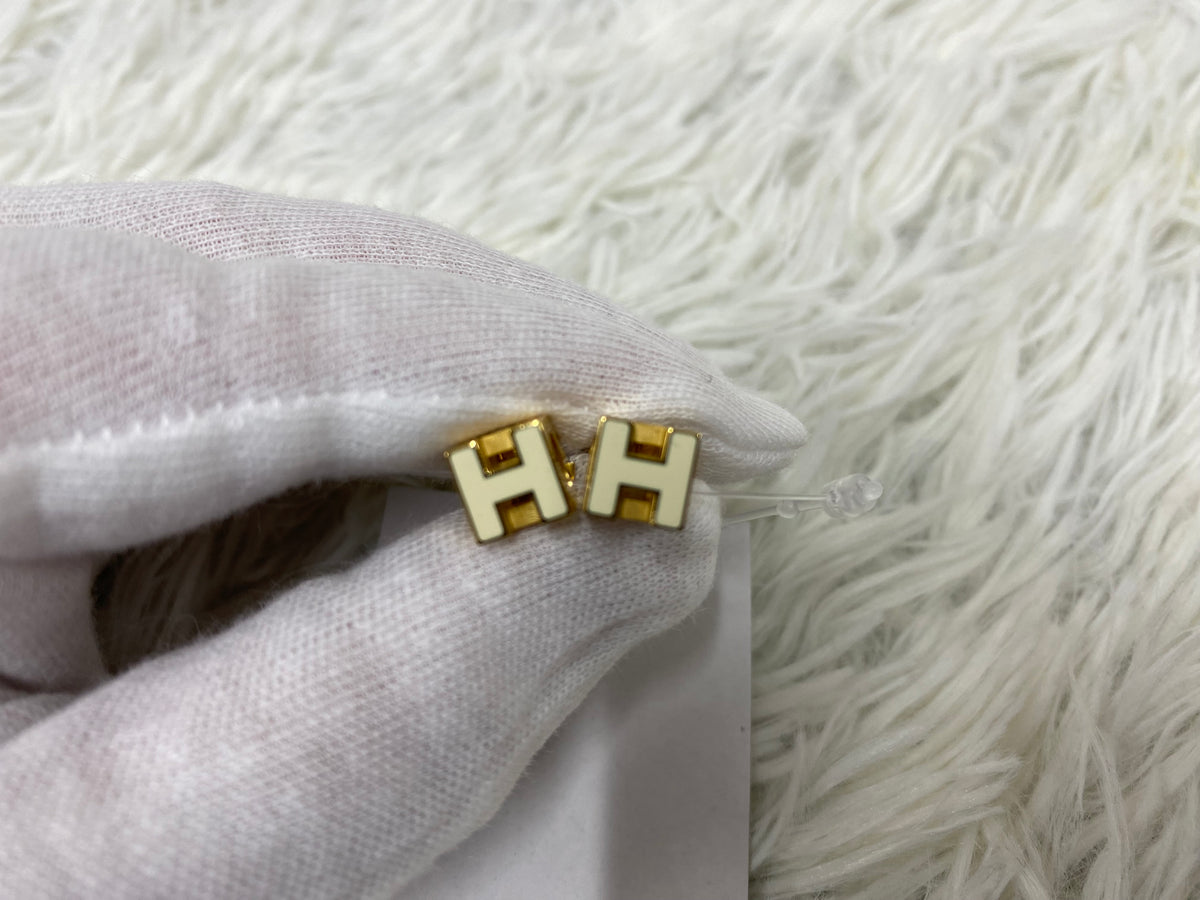 Hermes Gold Earrings A-18896