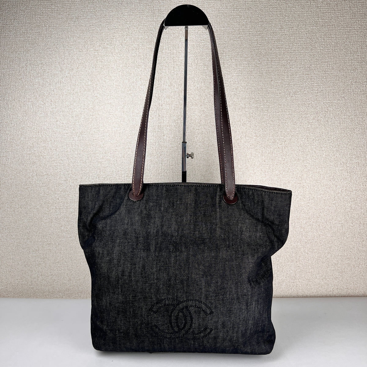 Chanel Black Tote Bags A-19104