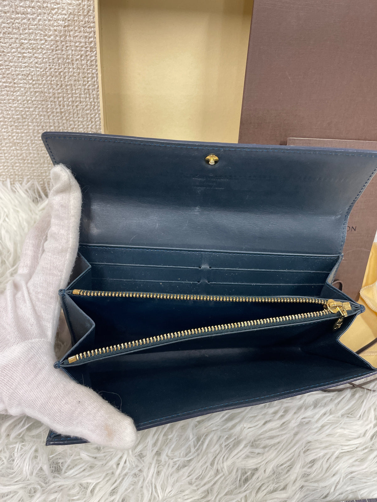 Louis Vuitton Green Wallets A-19169