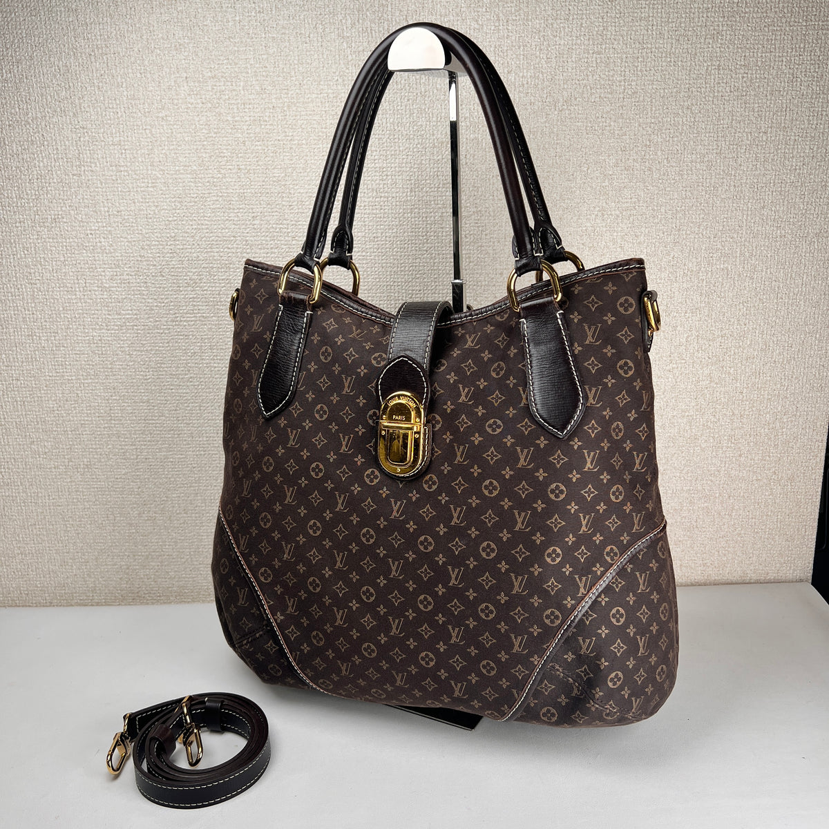 Louis Vuitton Brown Shoulder Bags A-19275