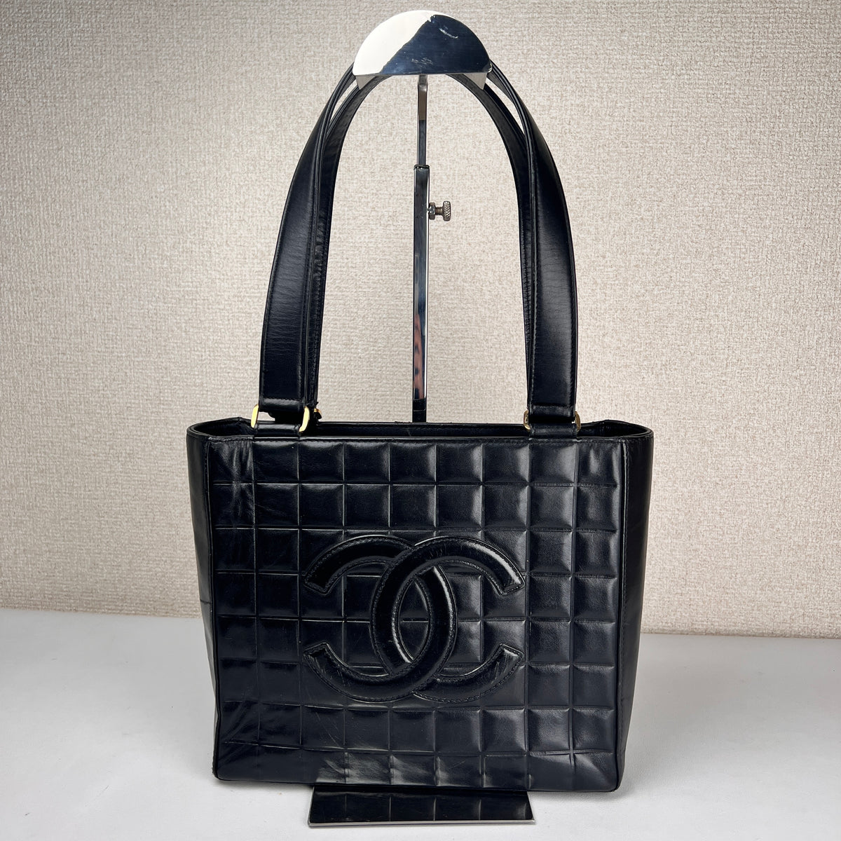 Chanel Black Shoulder Bags A-19323