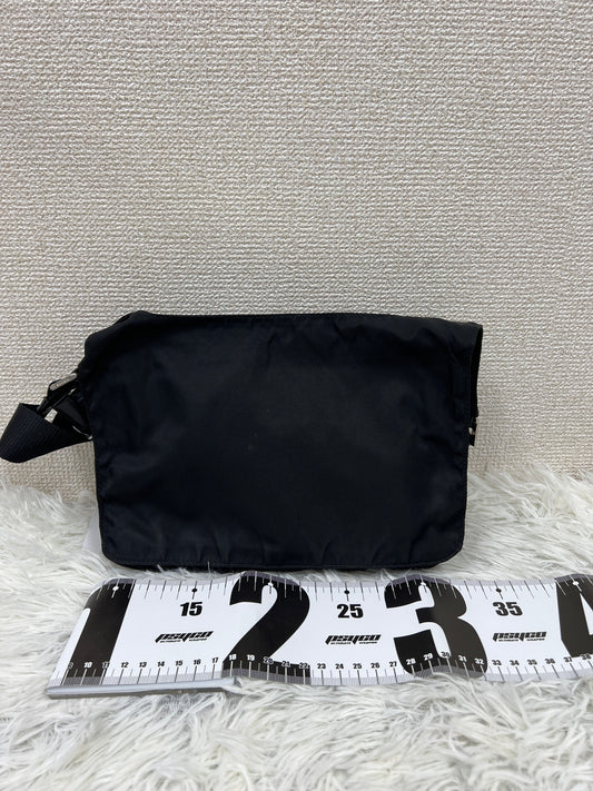 Prada Black Shoulder Bags A-19325
