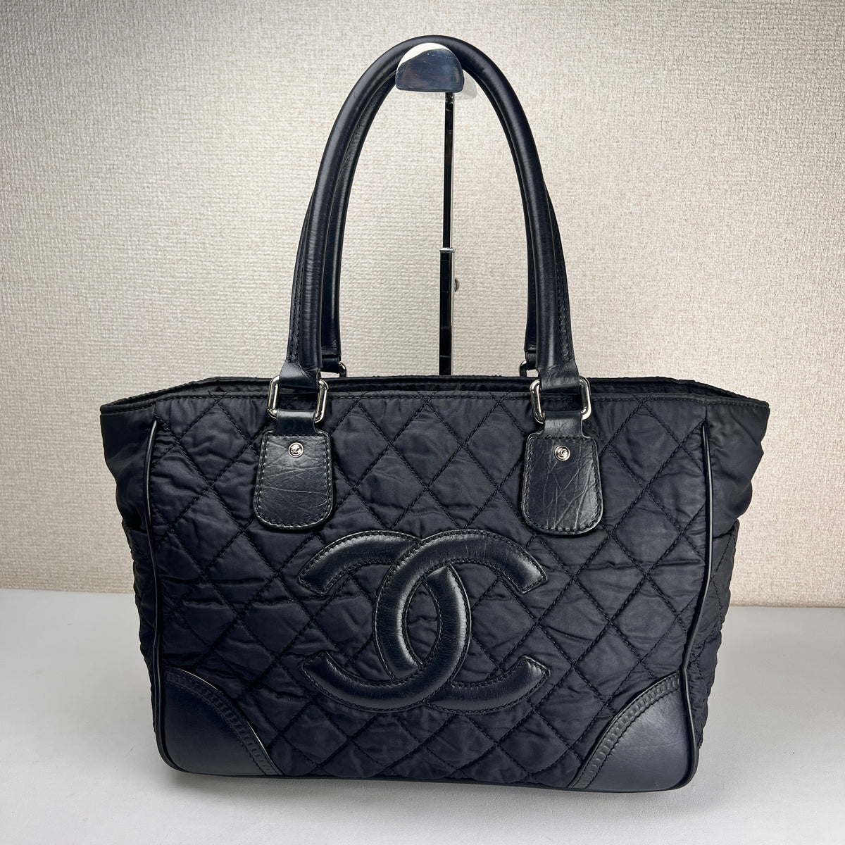 Chanel Black Tote Bags A-19363