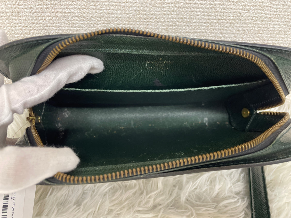 Louis Vuitton Green Pouches A-19437