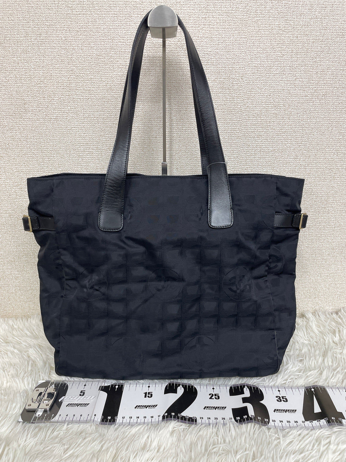 Chanel Black Tote Bags A-19504